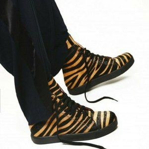 Silent D High Top Lace Up New!  9.5 Size Women's